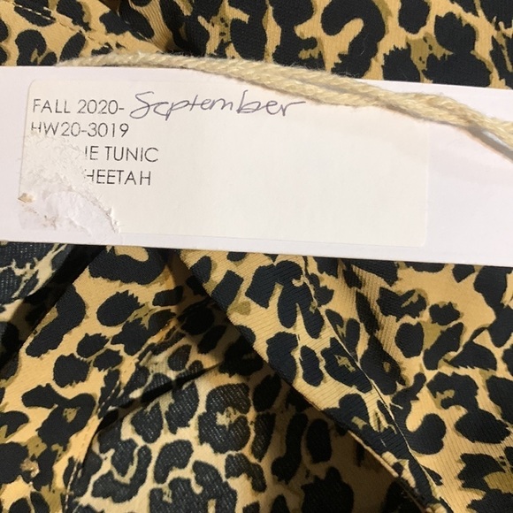 Harper Wren Women’s Animal Print Cheetah Tunic Top Size Small - Picture 8 of 11